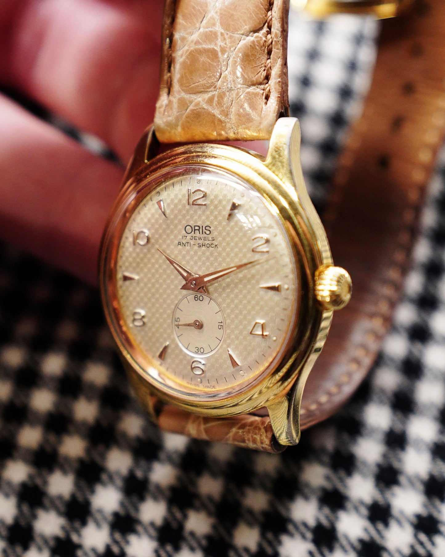 Oris Honeycomb Dial Gold Dress Watch Mens Manual Winding 7427-26