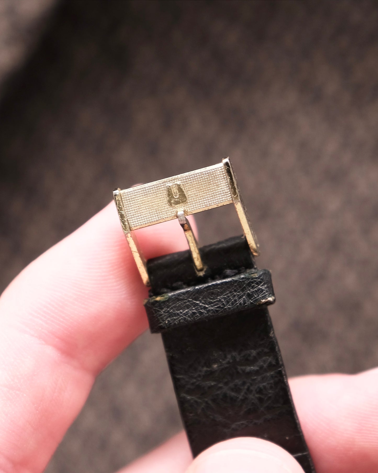 Universal Geneve Slim Dress Watch Manual Winding Gold