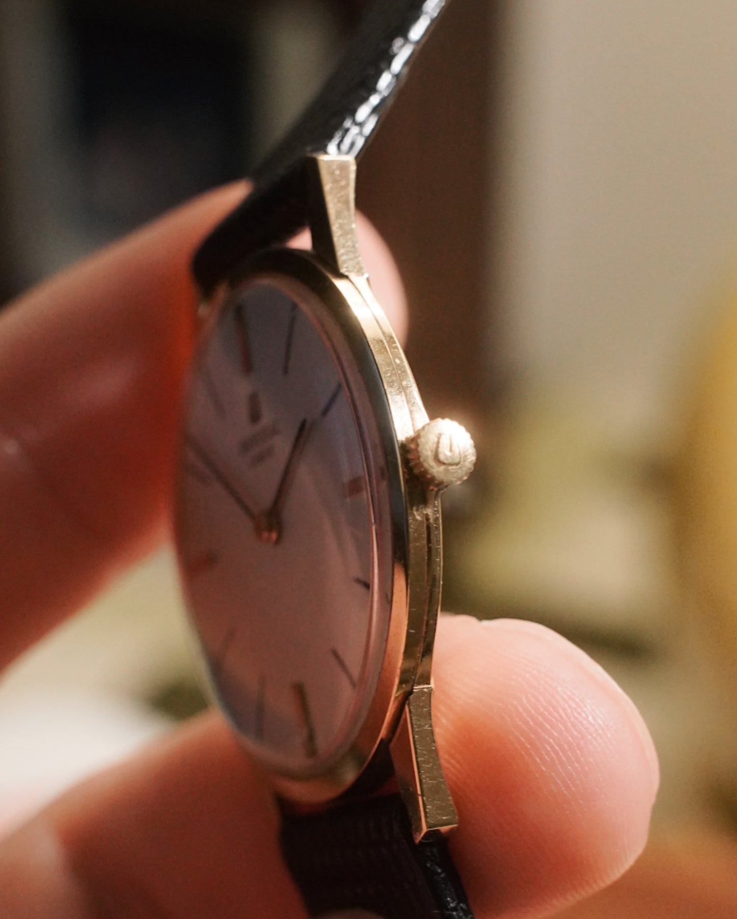 Universal Geneve Slim Dress Watch Manual Winding Gold