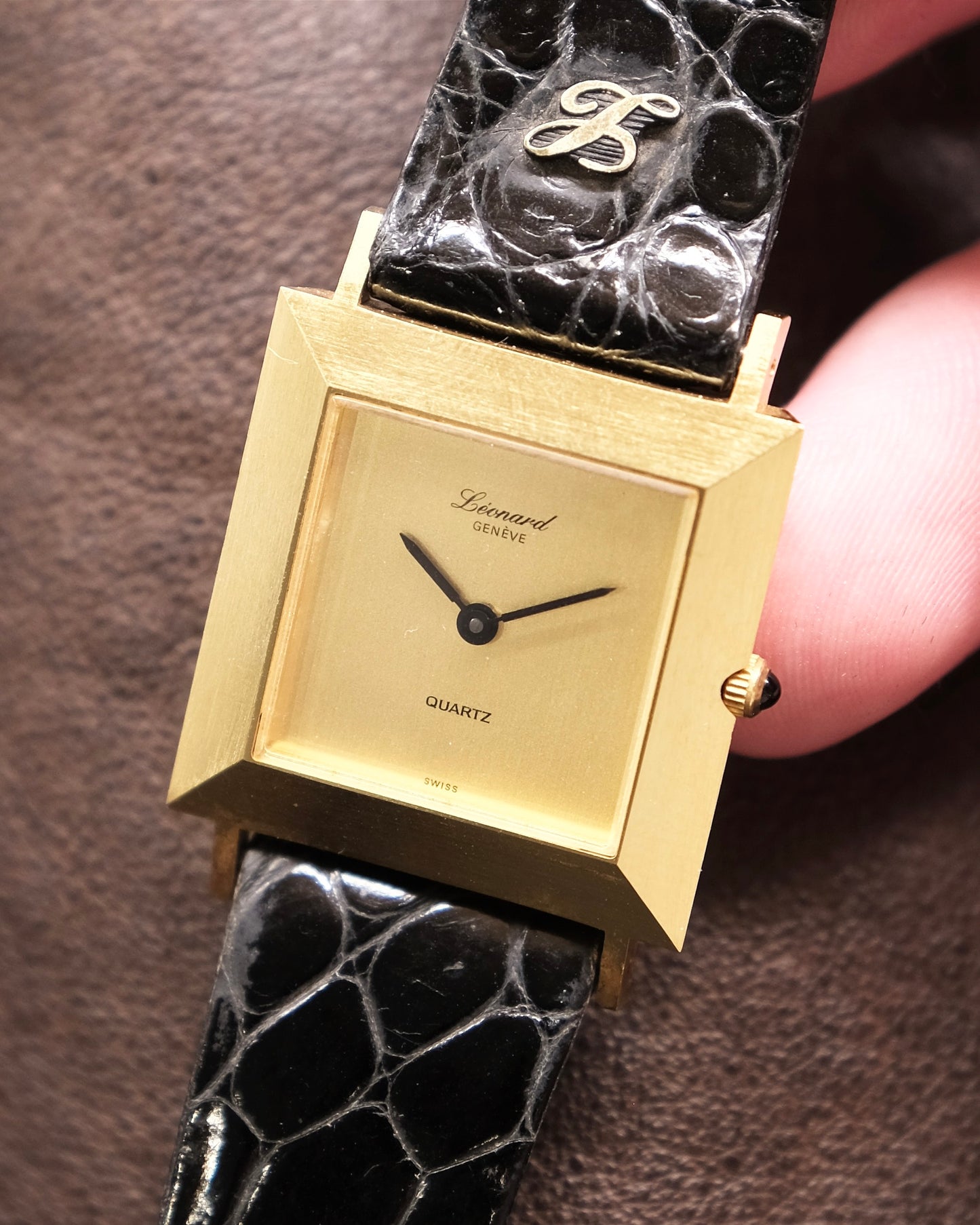 Leonard Geneve Gold Square Watch Quartz